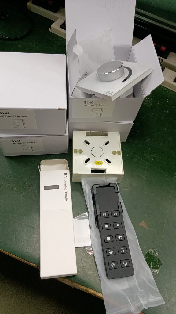 2602 LED Dimmer with infrared remote control,Dimmable LED focus spotlight lighting fixture,customized lighting